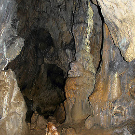 В пещере Тысячеглавая